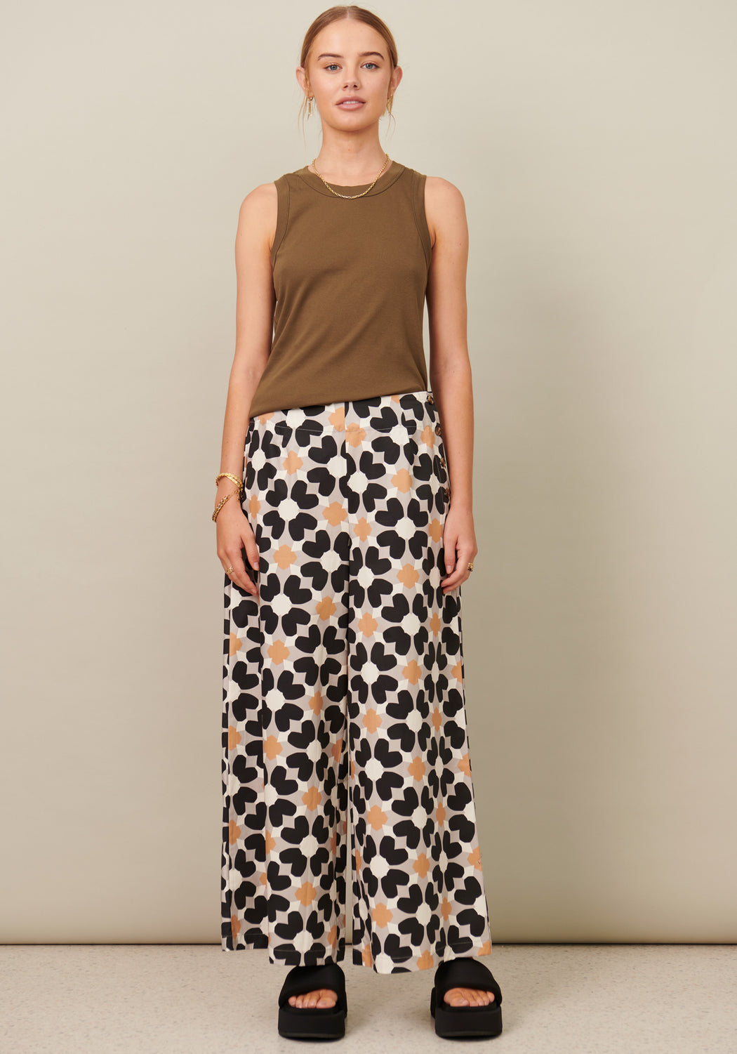 Lorenza Pant