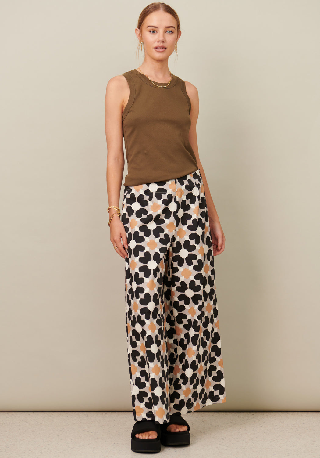 Lorenza Pant